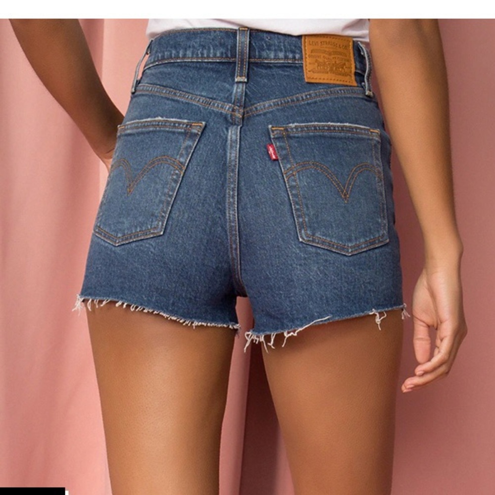 Levi’s Ribcage Shorts | Size 24